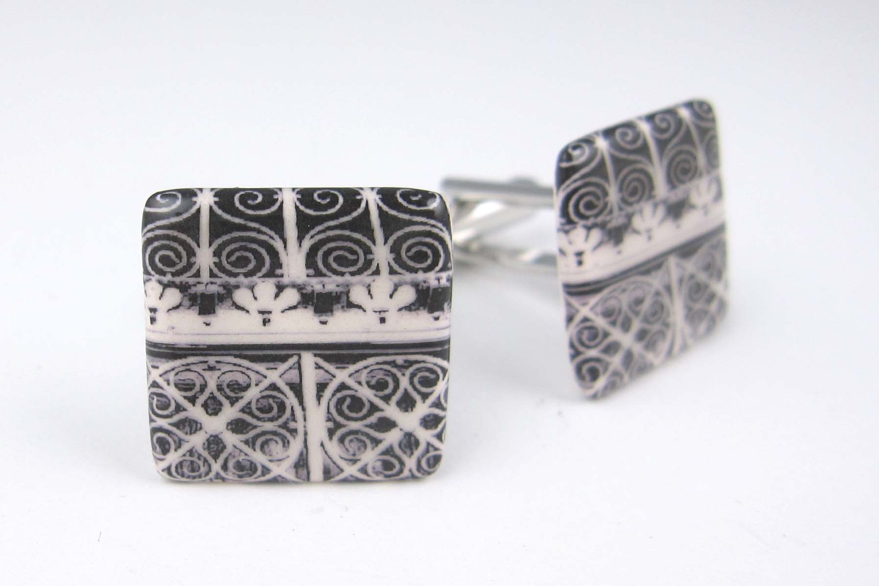 View Gonville and Caius College gates cufflinks